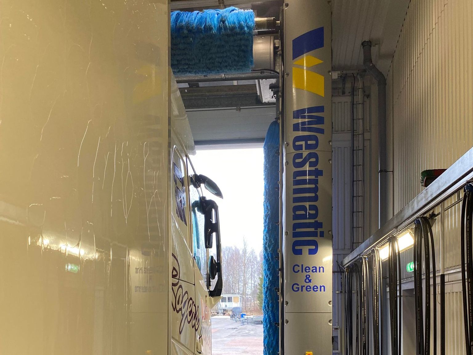 Tvätthall med maskintvätt för tunga fordon i Sunne utmed E45